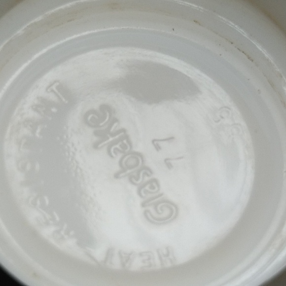 Vintage Glasbake Panda milkglass mug - Picture 6 of 10